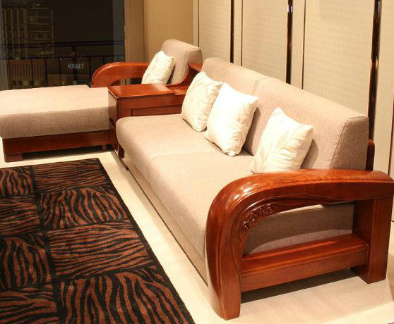 現代小戶型客廳實木沙發裝修效果圖——家具選擇與搭配指南